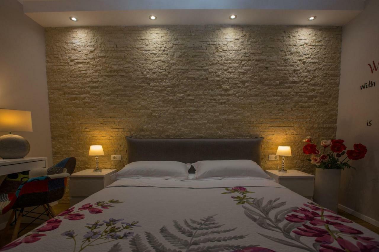 Exclusive City Center Apartment With Garden Rovinj Extérieur photo